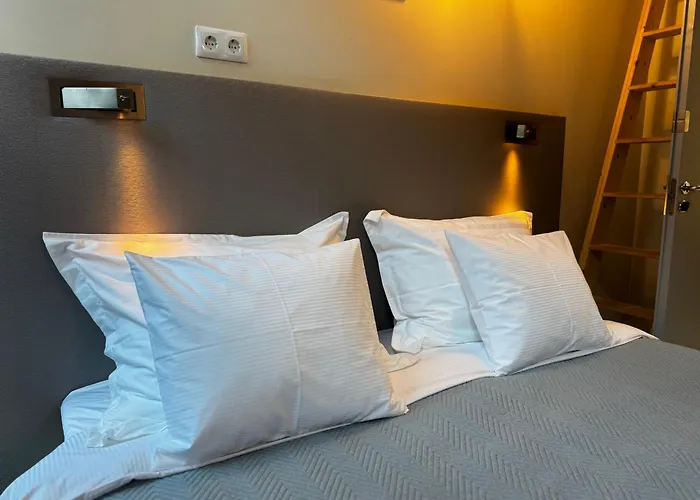 Harbor Walk & Historic Flat * タリン