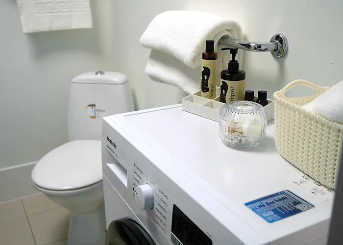 Harbor Walk & Historic Flat